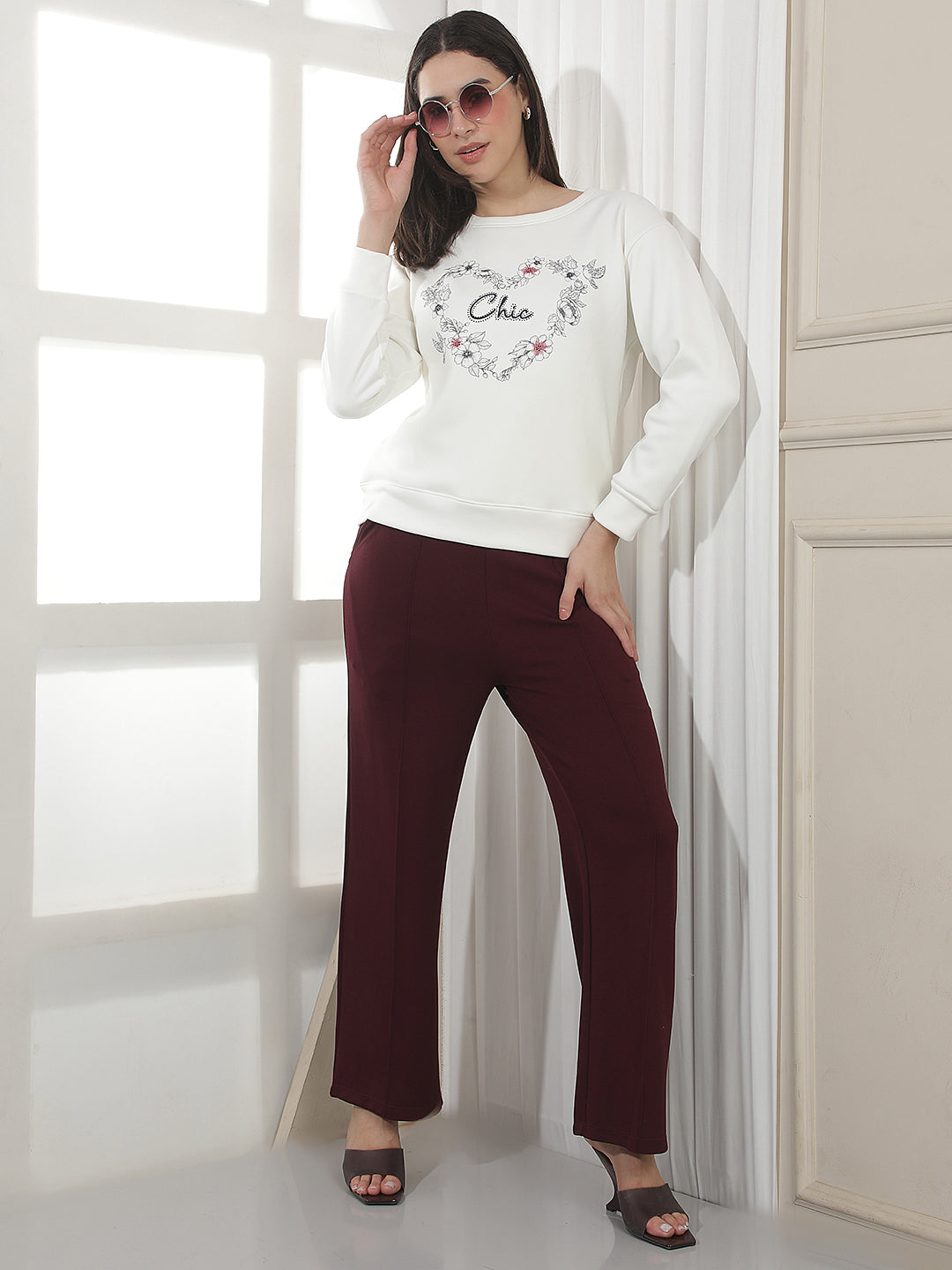 White Graphic Print Sweatshirt-Women Sweatshirts-Crimsoune Club