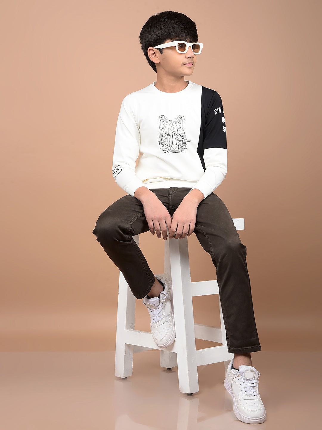 White Graphic Print Sweatshirt-Boys Sweatshirts-Crimsoune Club