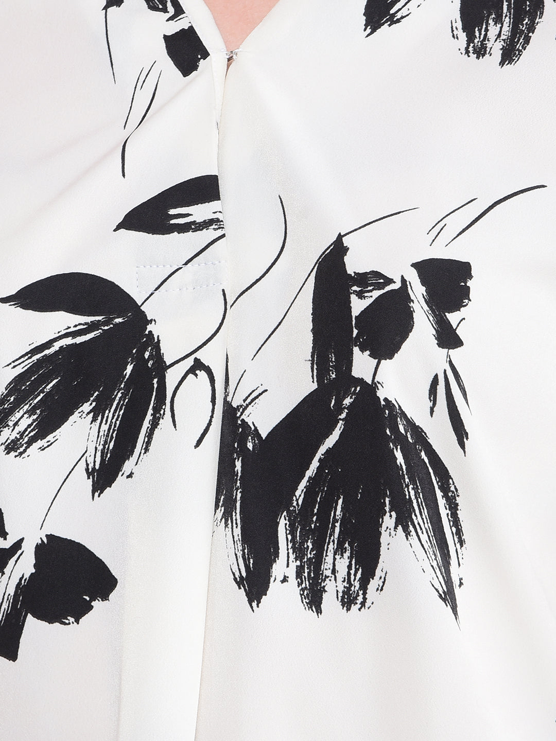 Black Floral Print V-Neck Top-Women Tops-Crimsoune Club