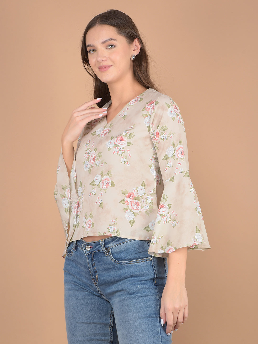 Beige Floral Print V-Neck Crop Top-Women Tops-Crimsoune Club