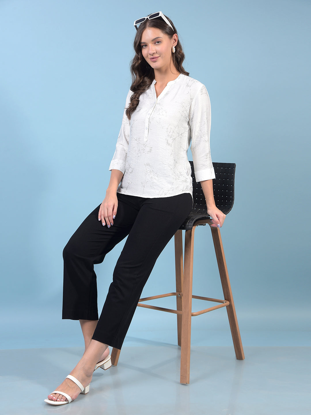 Women's White Floral Print V-Neck Top-Women Tops-Crimsoune Club