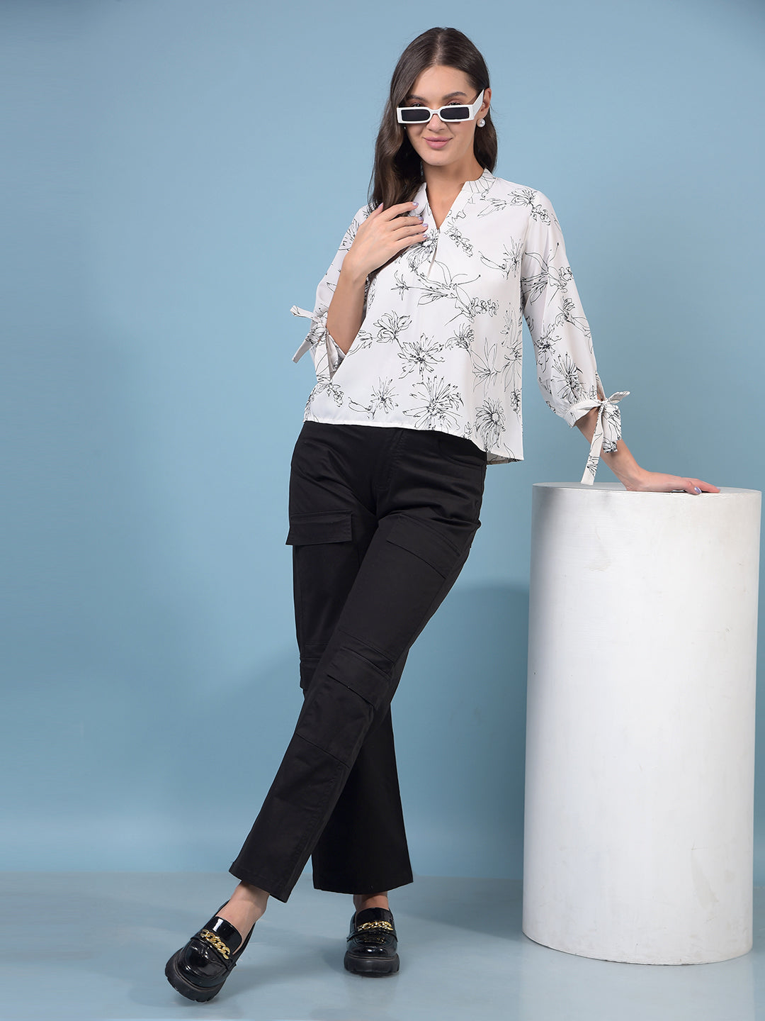 Women's White Floral Print V-Neck Top-Women Tops-Crimsoune Club