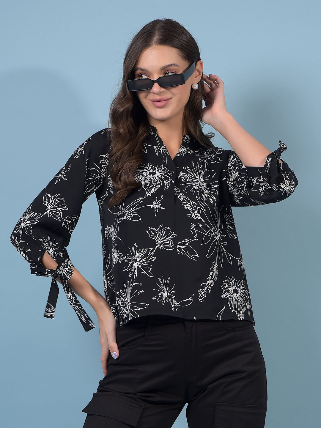 Women's Black Floral Print V-Neck Top-Women Tops-Crimsoune Club