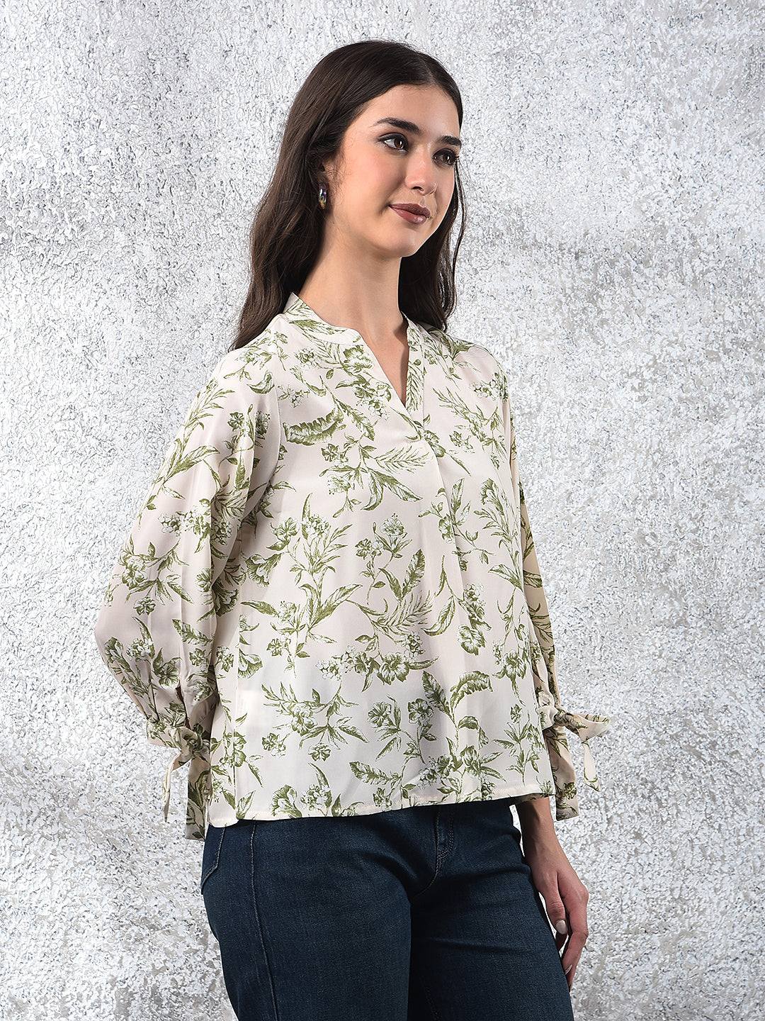 Green Floral Print V-Neck Top-Women Tops-Crimsoune Club