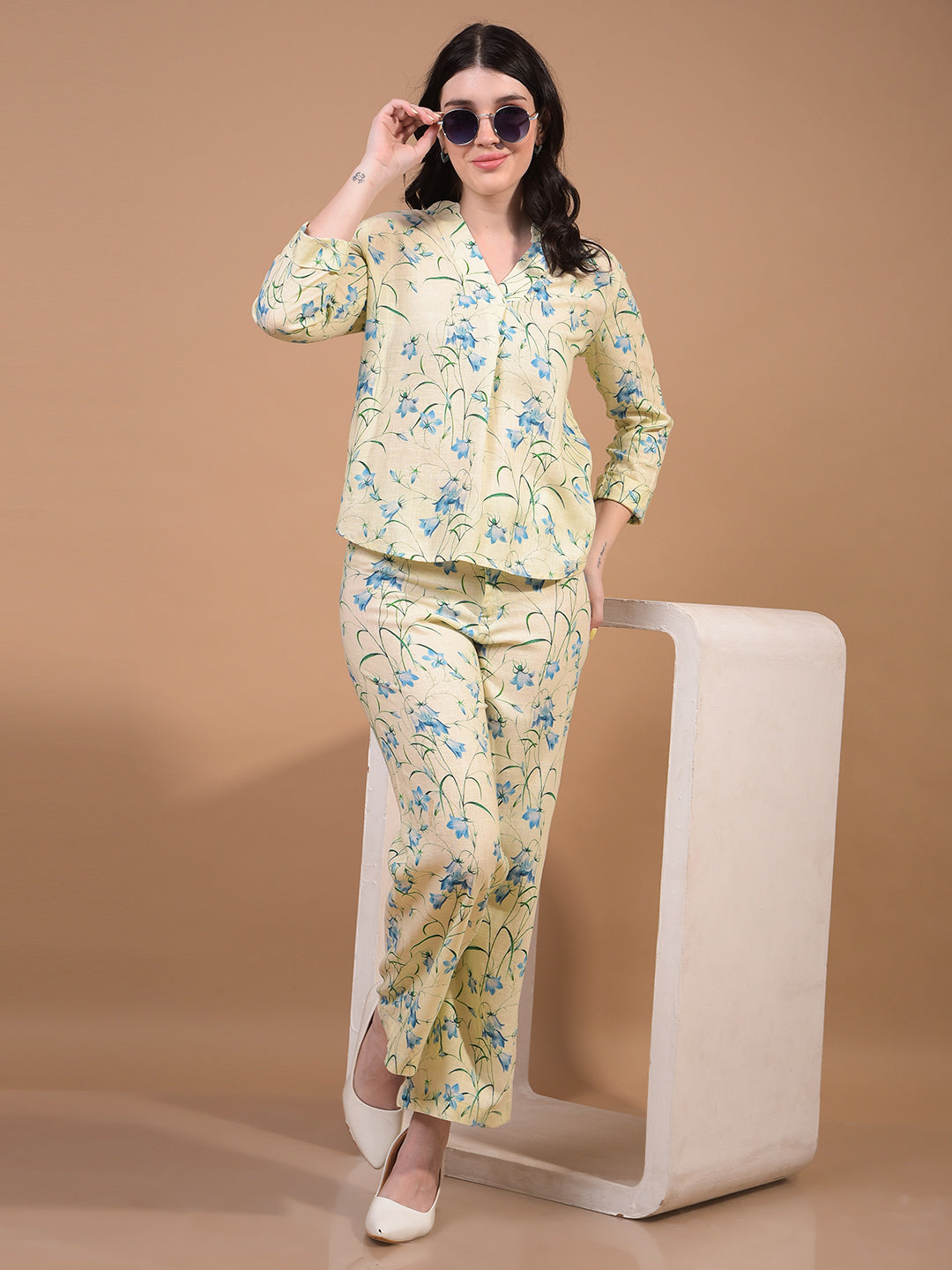 Women's Green Floral Print V-Neck Linen Top-Women Tops-Crimsoune Club