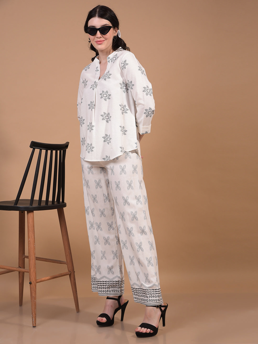 Women's White Floral Print V-Neck Linen Top-Women Tops-Crimsoune Club