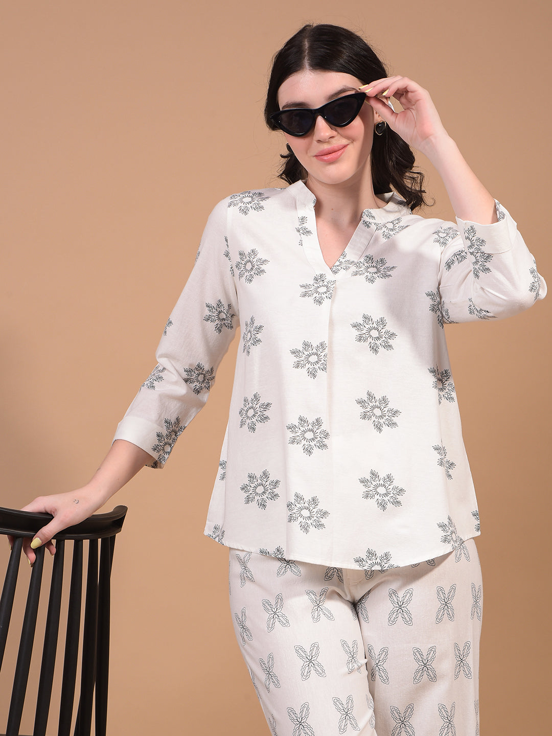 Women's White Floral Print V-Neck Linen Top-Women Tops-Crimsoune Club