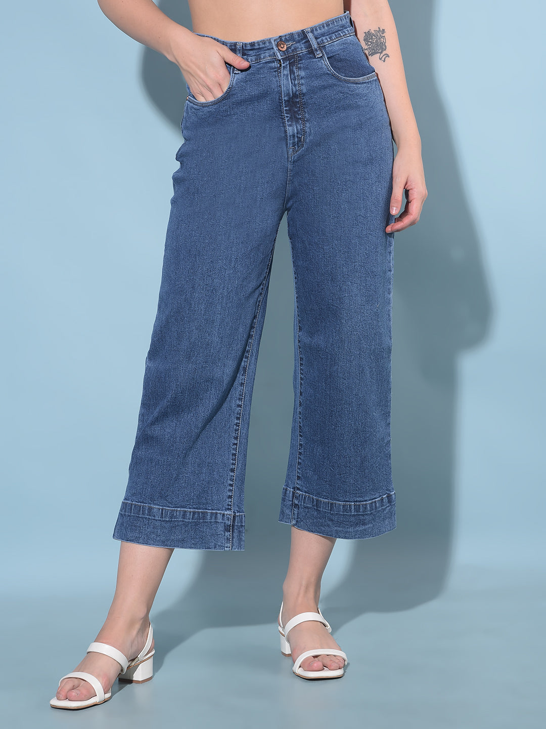 Distressed Cropped Jeans-Women Jeans-Crimsoune Club