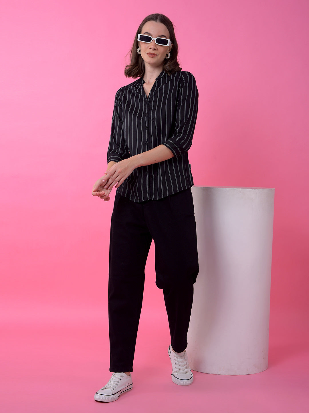 Versatile Black Relaxed Mom Fit Jeans-Women Jeans-Crimsoune Club