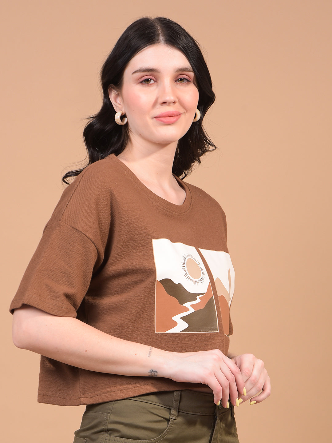 Women's Brown Graphic Print Cropped T-Shirt-Women T-Shirts-Crimsoune Club