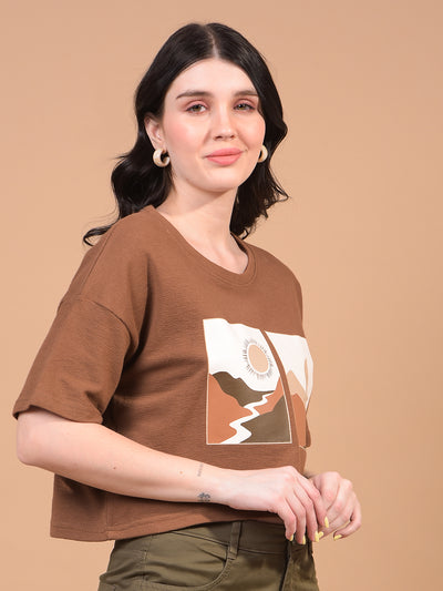 Women's Brown Graphic Print Cropped T-Shirt-Women T-Shirts-Crimsoune Club