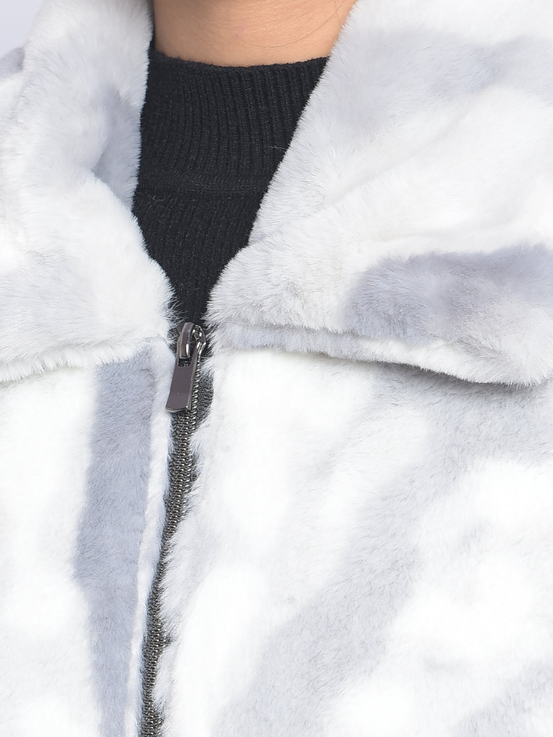 Black Colorblocked Puffer Jackets-Women Jackets-Crimsoune Club