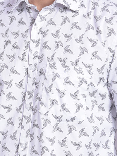 White Printed Shirt-Men Jeans-Crimsoune Club
