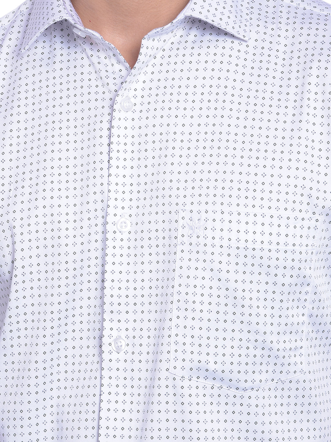 White Printed Shirt-Men Jeans-Crimsoune Club