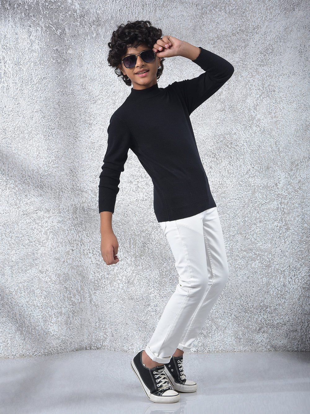 Chill Icon Black Sweater