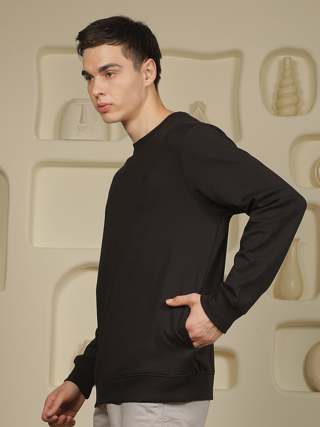 Essential Obsidian Black Sweatshirt
