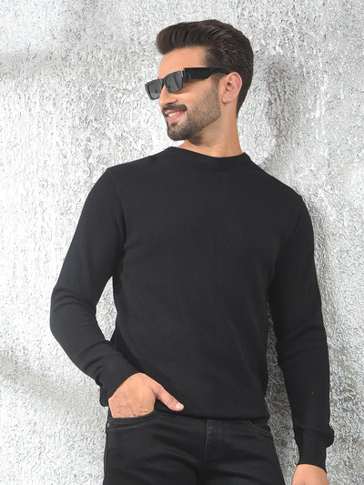 Flexible Black Knitted Sweater