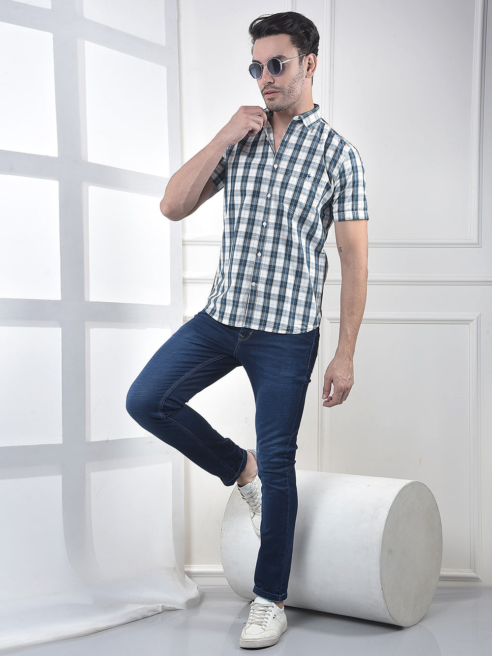 Urbanedge Slim Dark Wash Blue Jeans