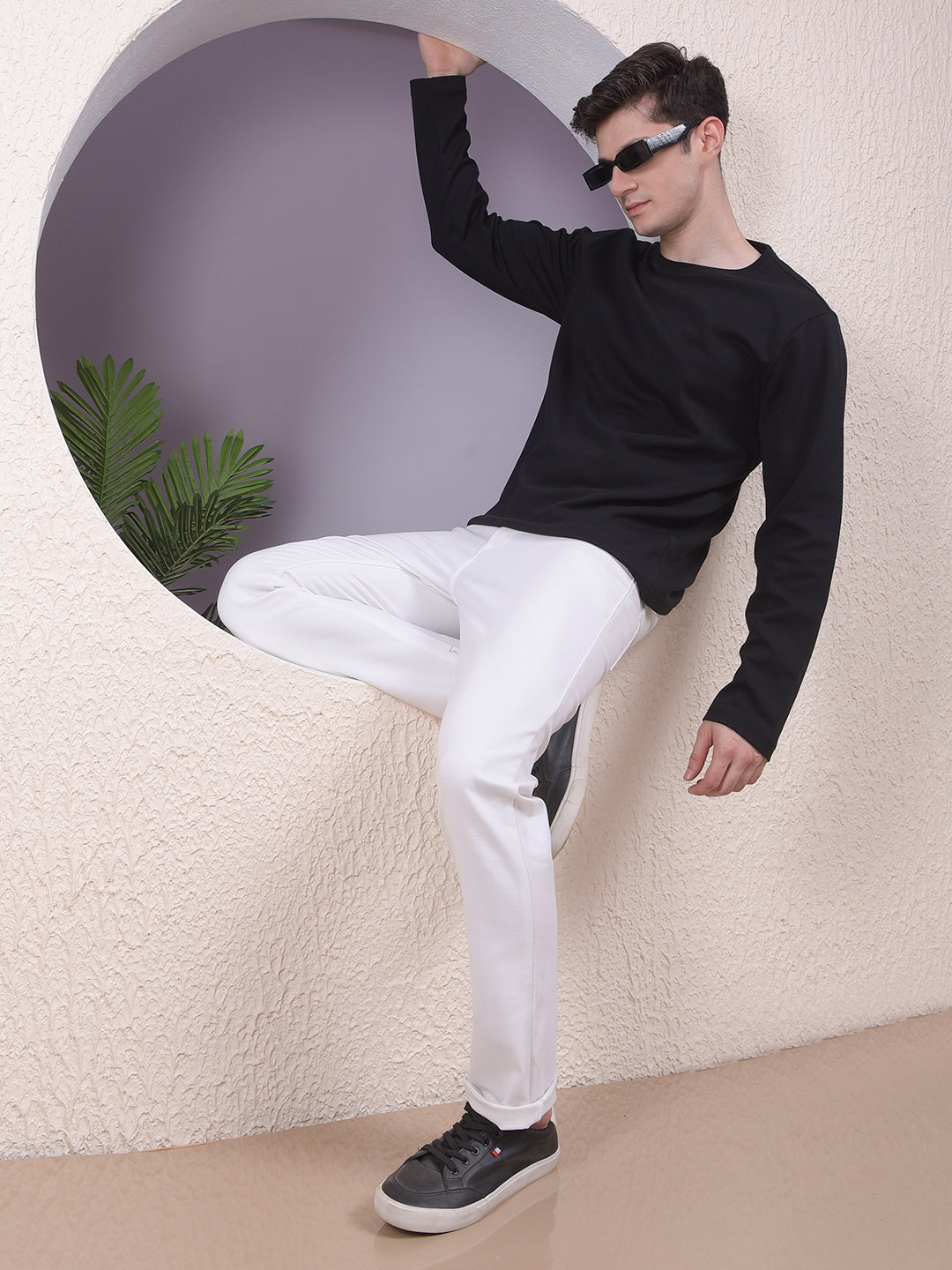 Black Long-Sleeves T-Shirt