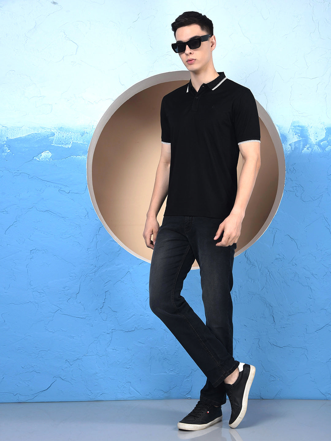 Sleek Silhouette Black Straight Jeans