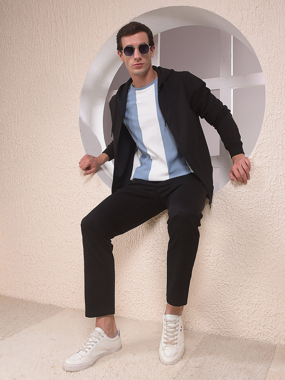 Black Hooded Neck Sweatshirt