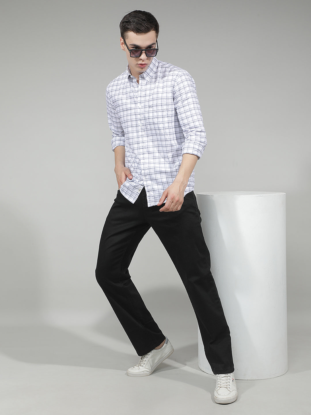 Chic Obsidian Black Straight Jeans