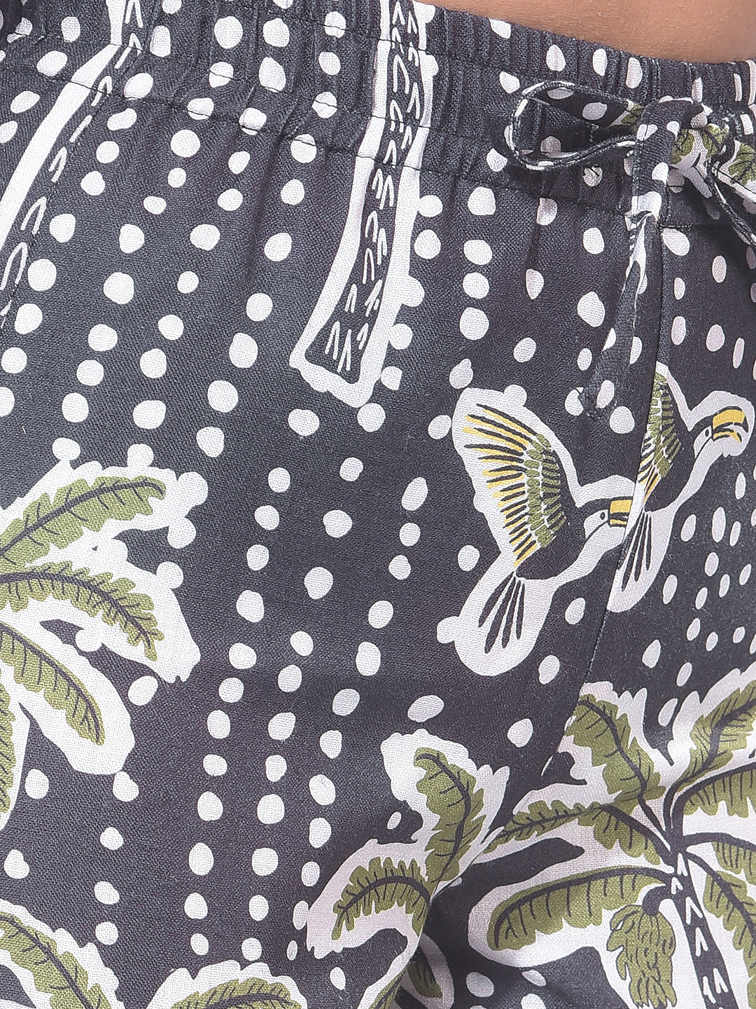 Green Floral Print Mid-Thigh Shorts