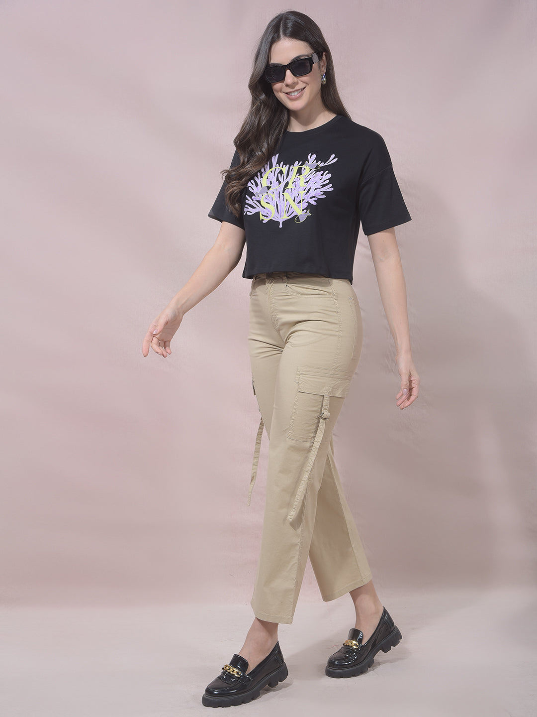 Black Botanical Print Cropped T-Shirt