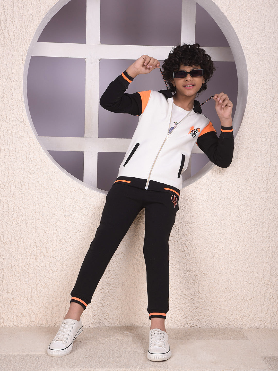 White Color-Block Hooded Neck Sweatshirt