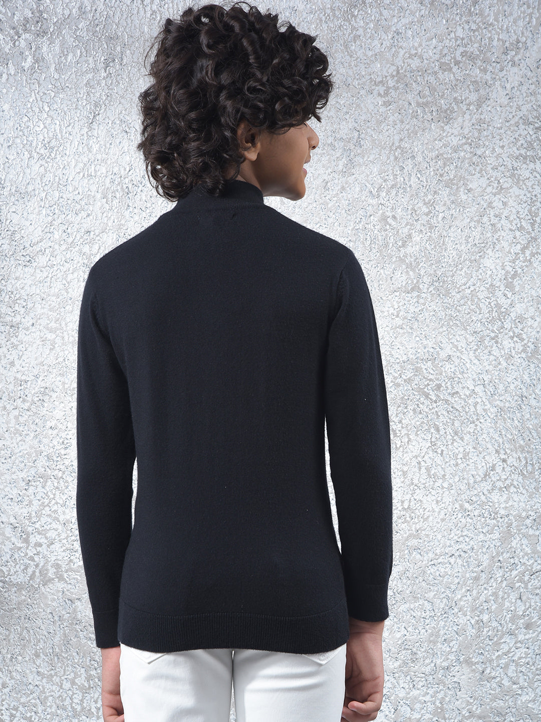 Chill Icon Black Sweater