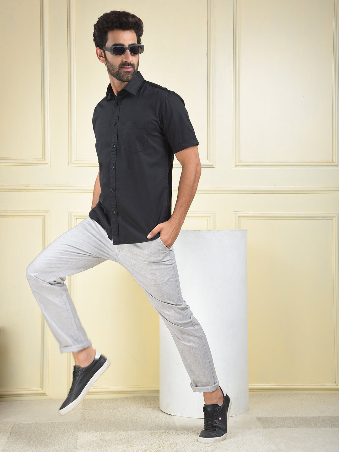 Effortless Look Black Shirt