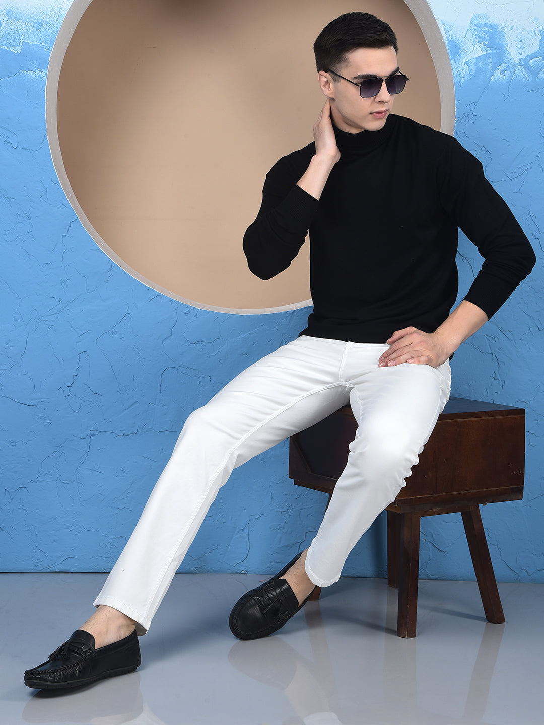 Chic White Straight Jeans