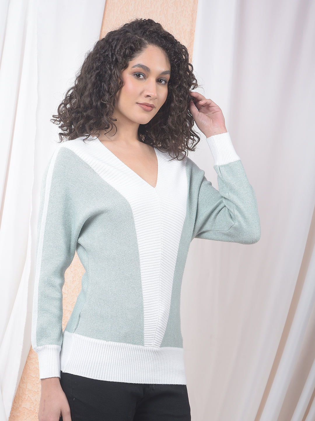 Colorblocked V-Neck Green Sweater