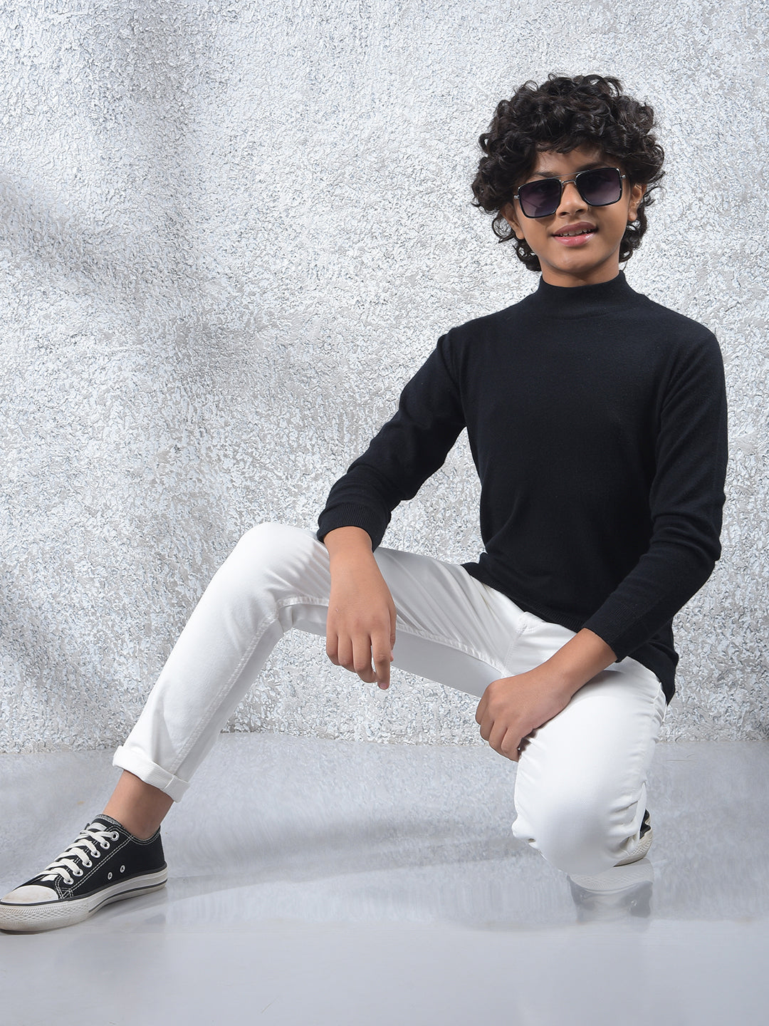 Chill Icon Black Sweater