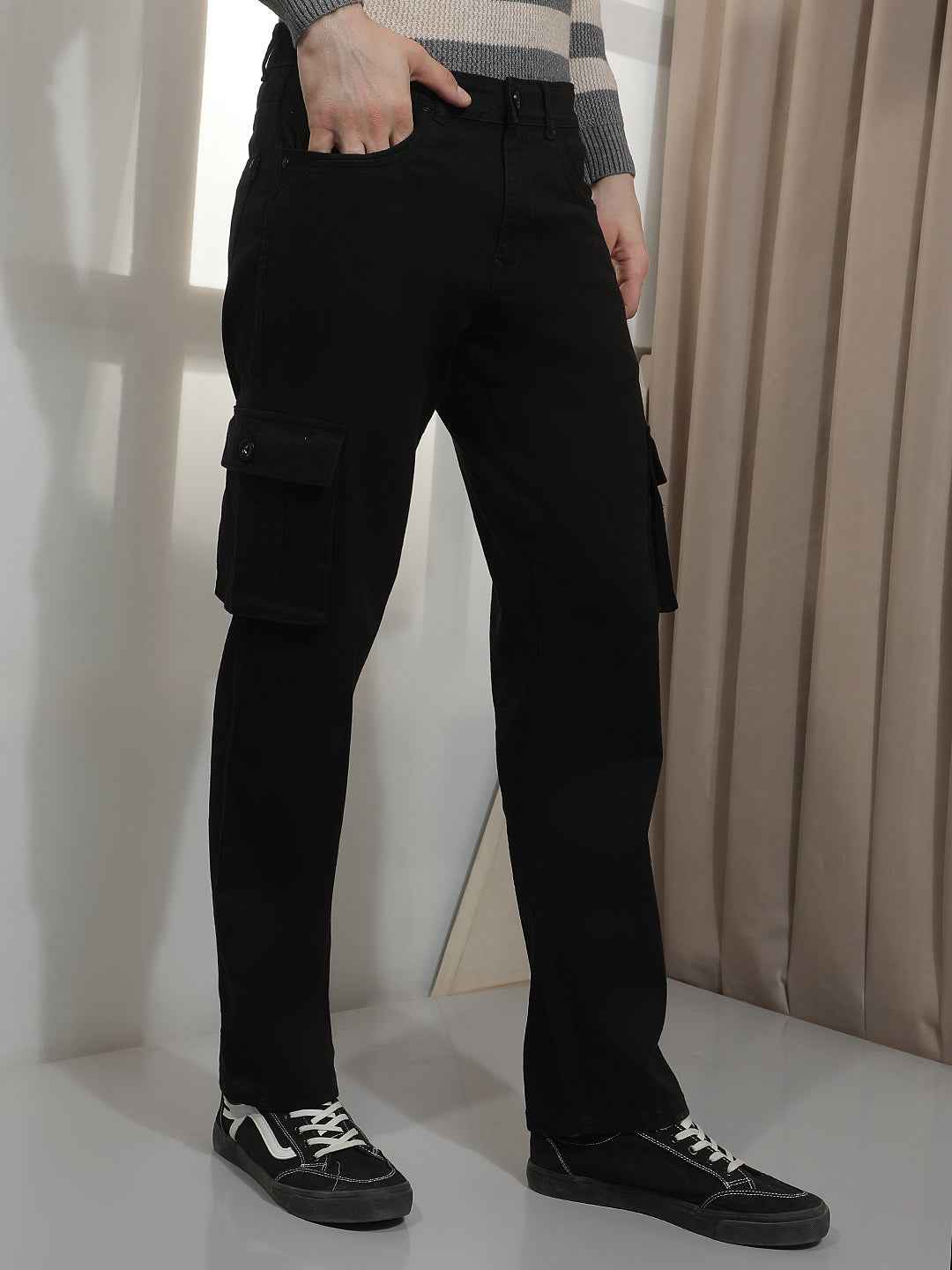 Modern Black Streetwear Cargo Jeans