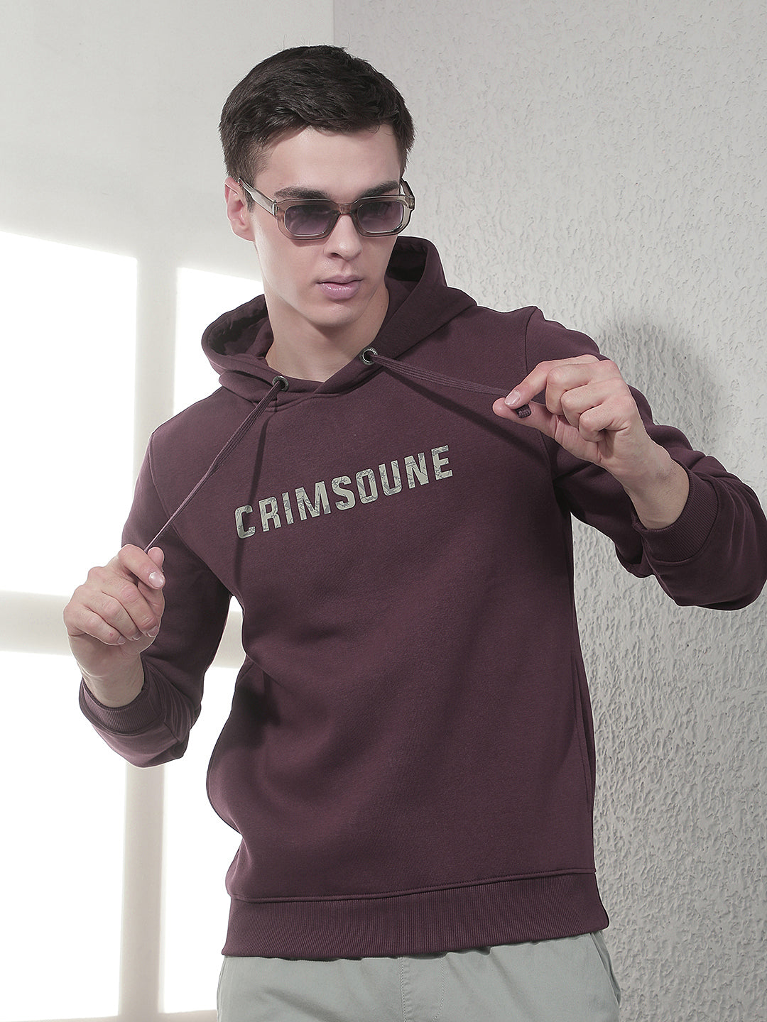 Wine Graphic Print Hooded Sweatshirt