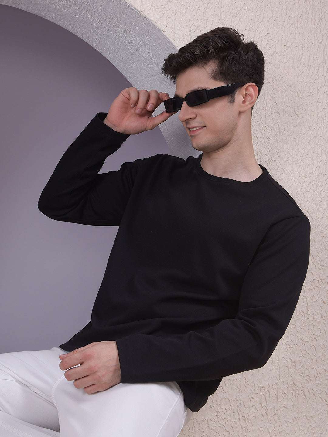 Black Long-Sleeves T-Shirt
