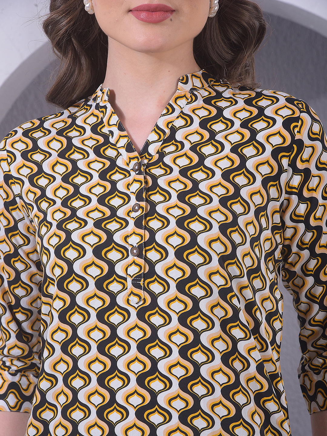  Motif Printed Top