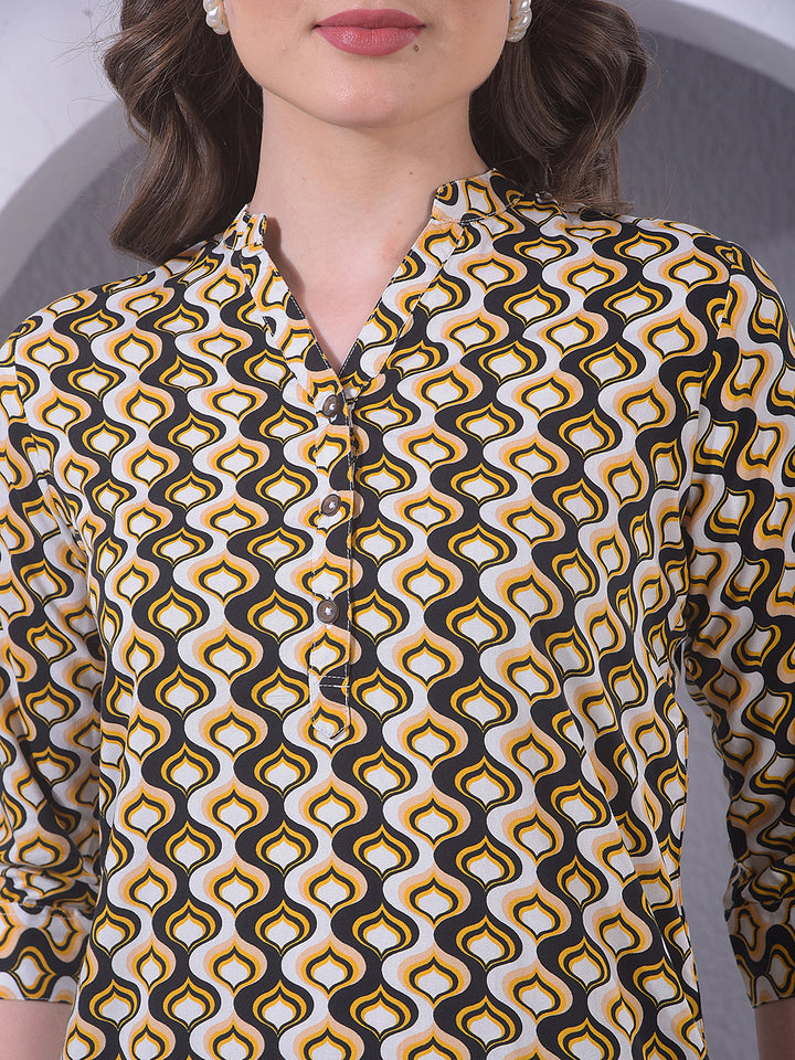  Motif Printed Top