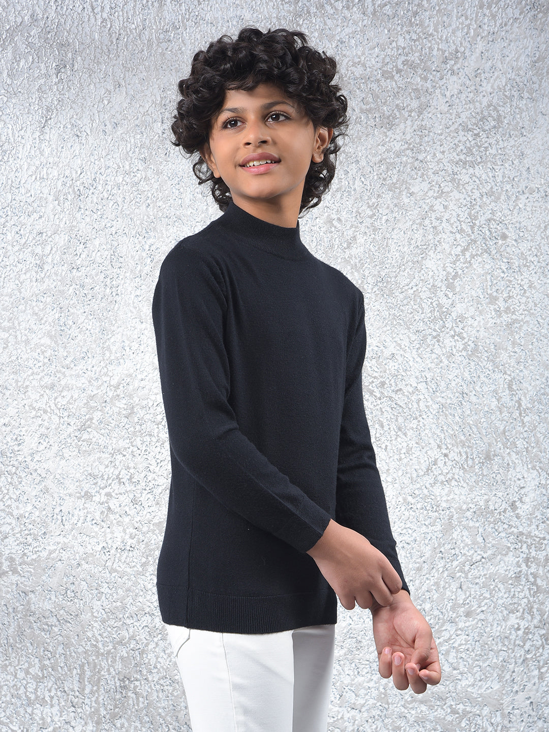 Chill Icon Black Sweater