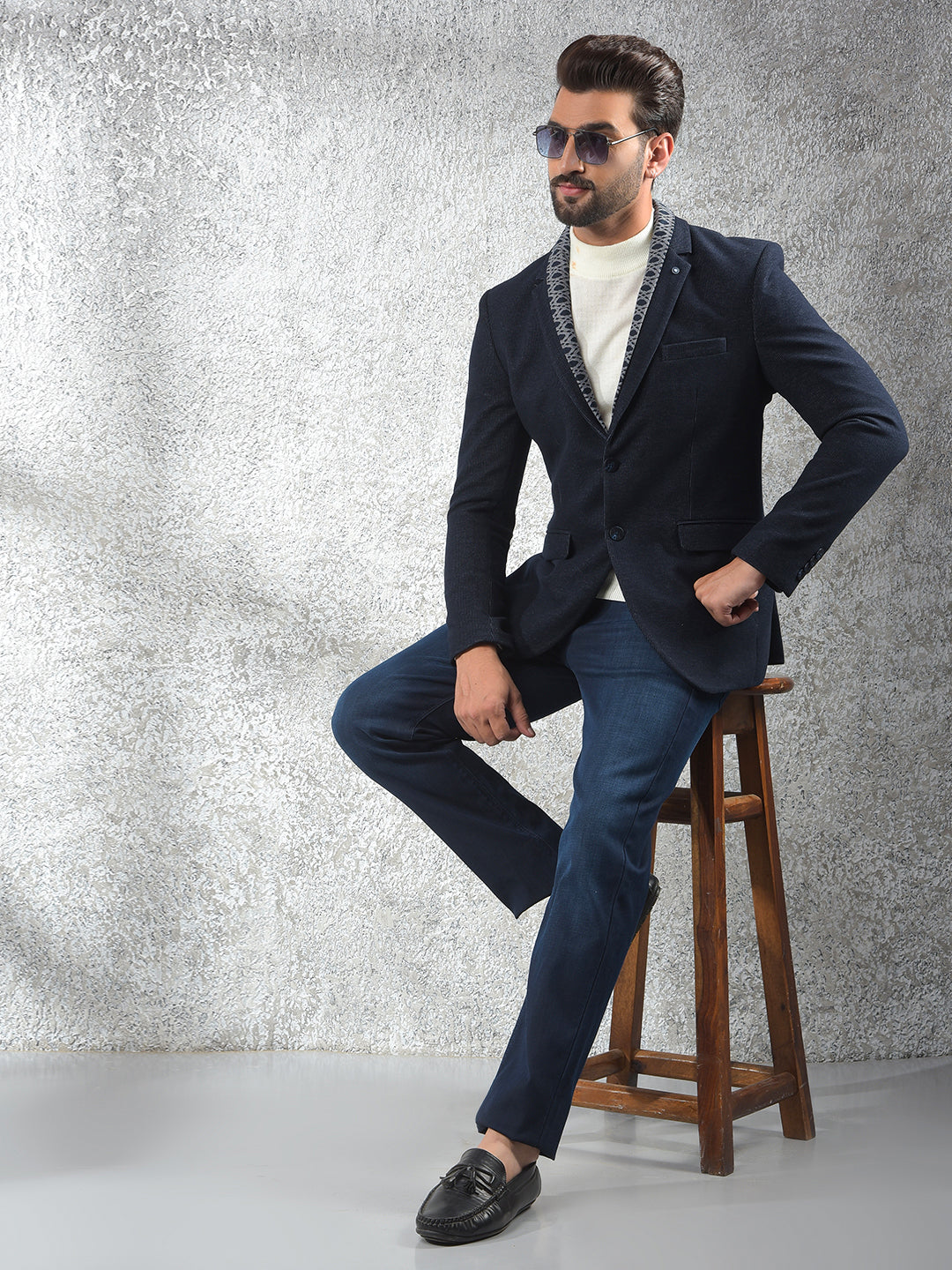 Navy Blue Notched Lapel Single-Breasted Blazer