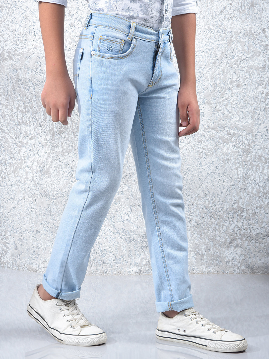 Casual Light Blue Light Wash Jeans
