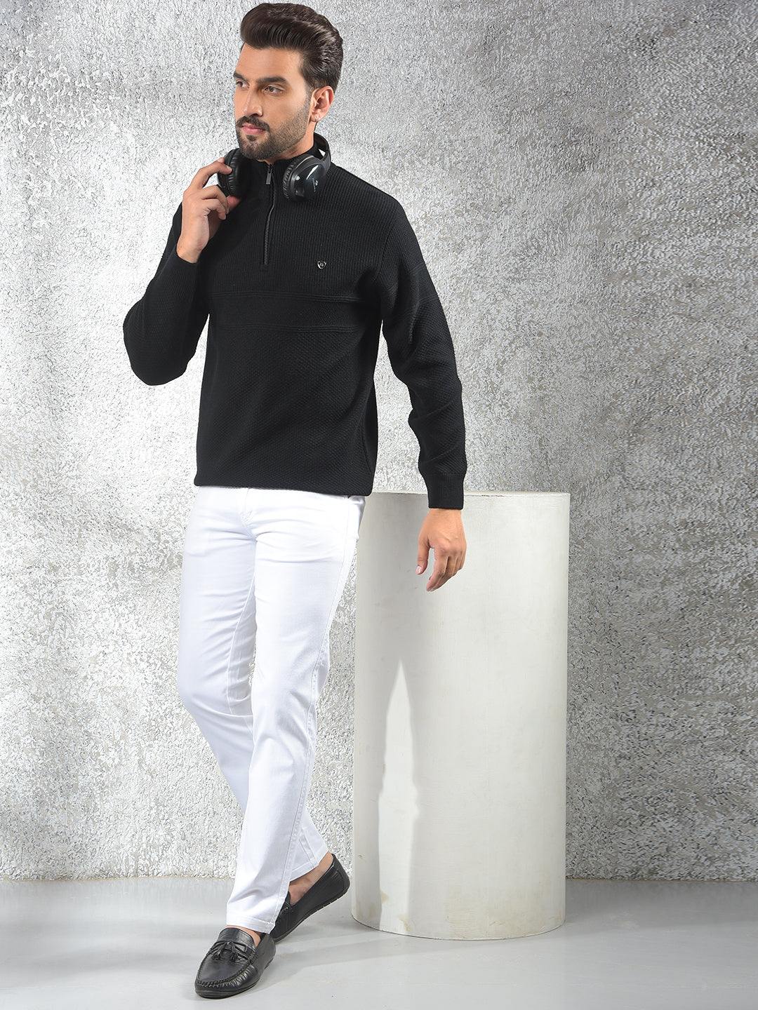 Breathable Black Knitted Sweater