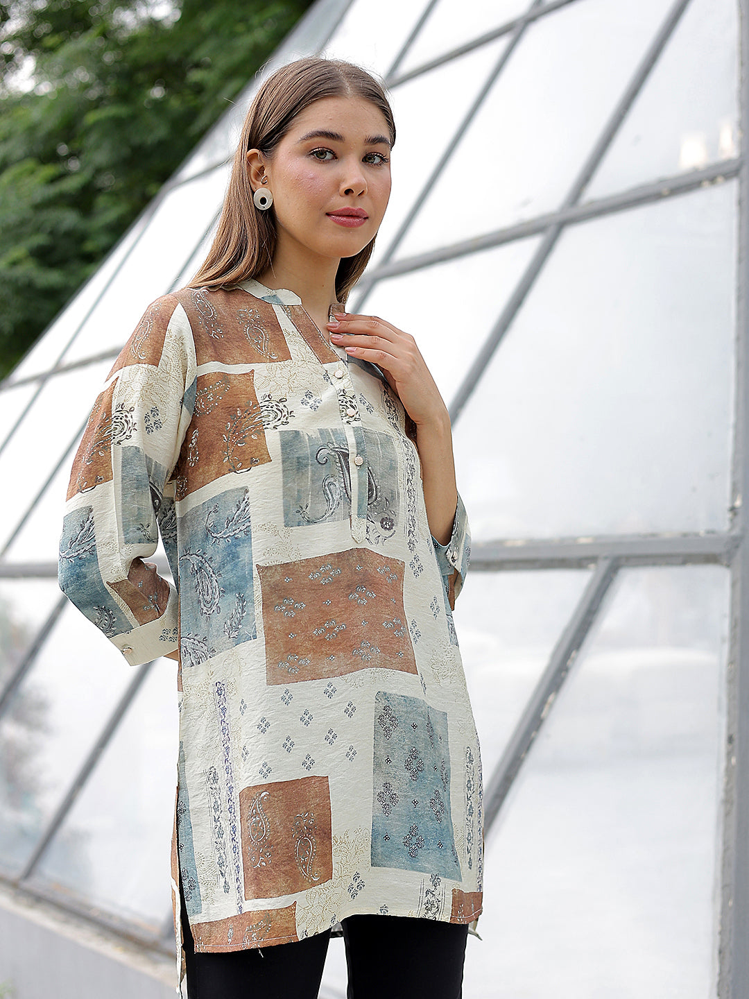 Linen Multicolor Graphic Print V-Neck Top