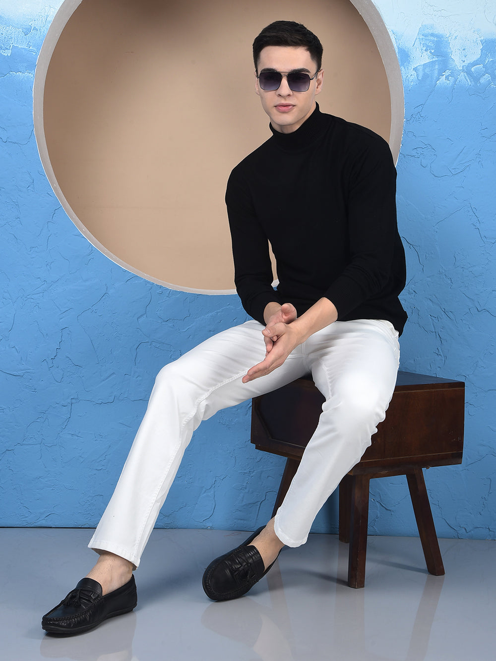 Chic White Straight Jeans