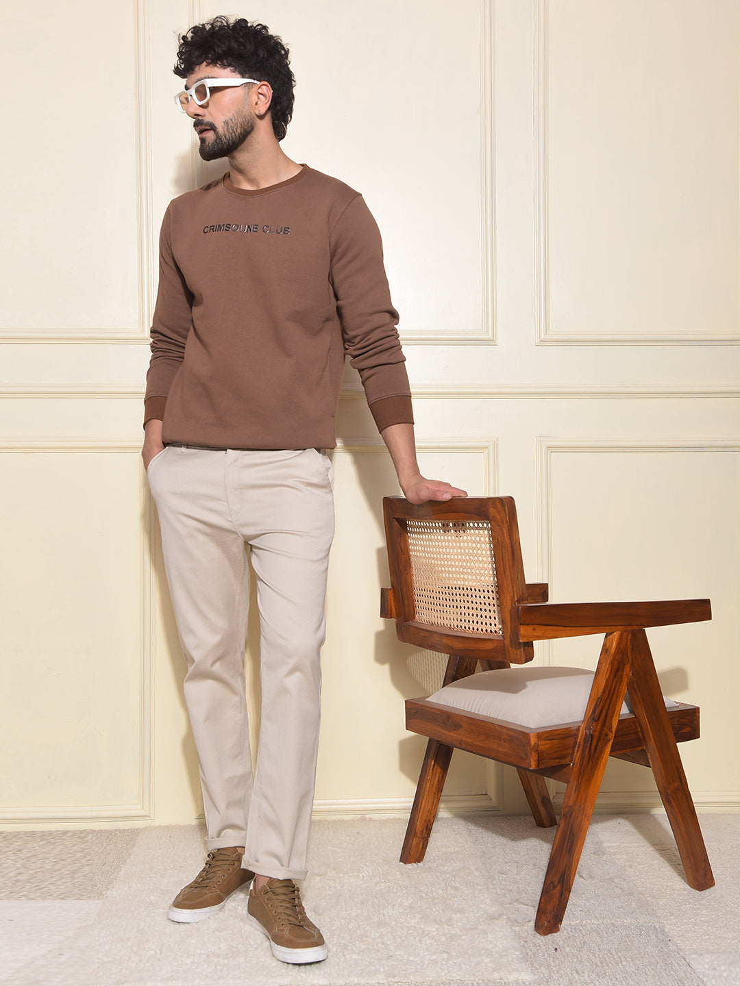 Urban Style Brown Sweatshirt with Brand Logo