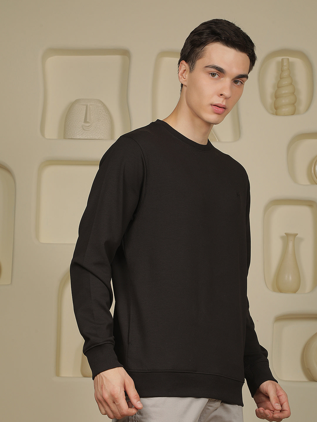 Essential Obsidian Black Sweatshirt