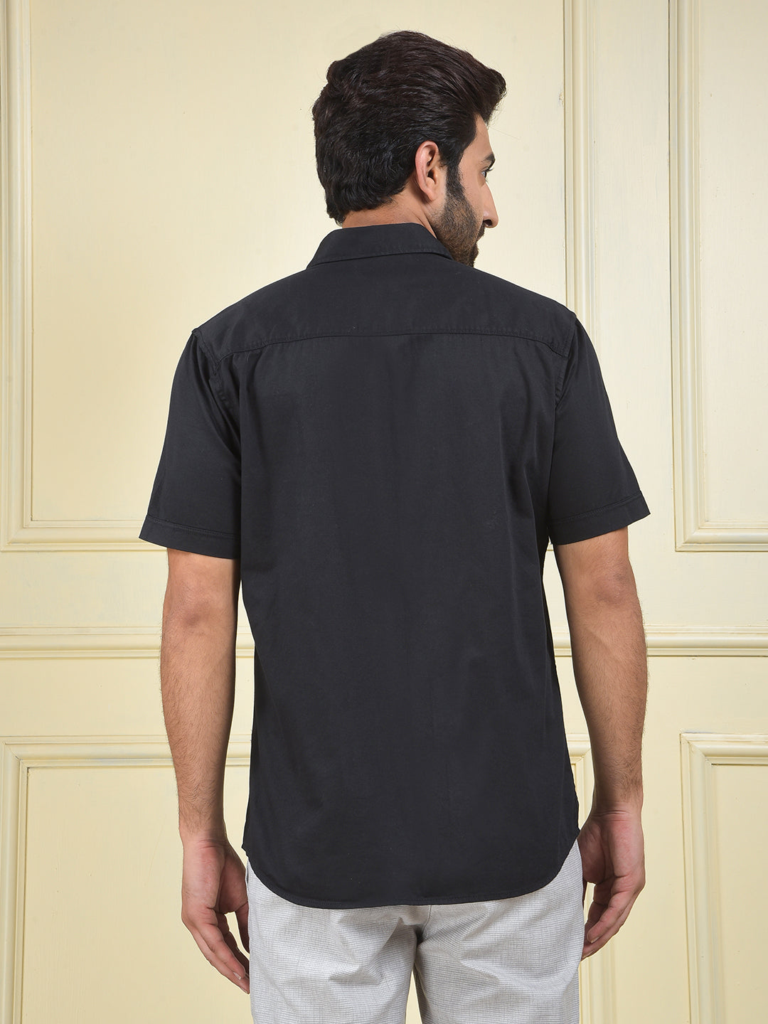 Effortless Look Black Shirt