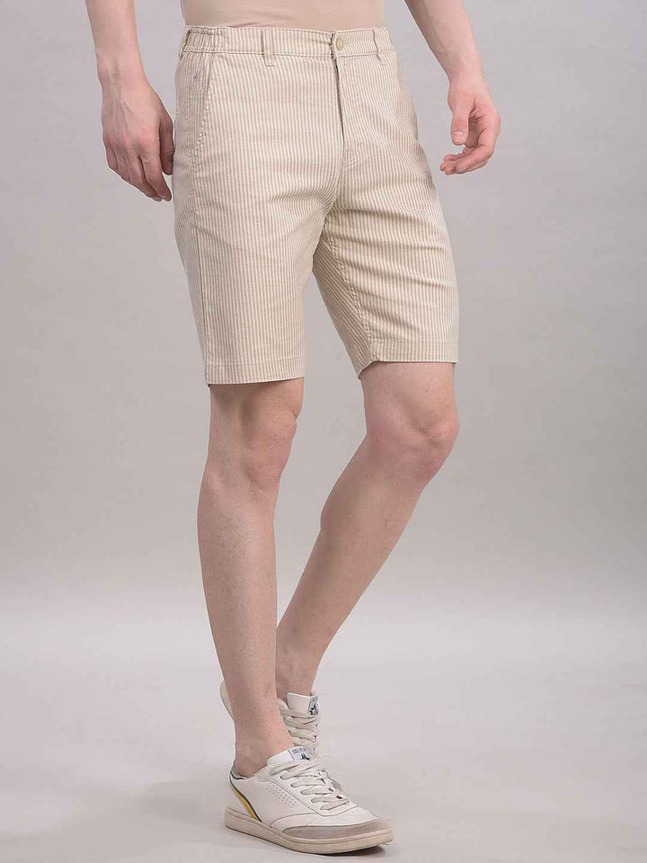 UrbanPin Vertical Beige Striped Shorts