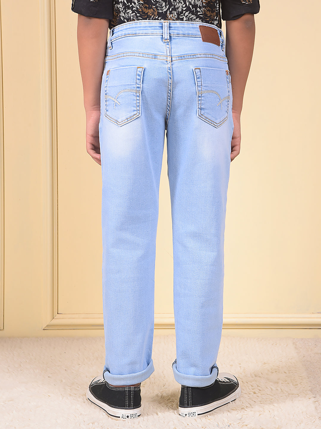 Casual Light Blue Light Wash Jeans